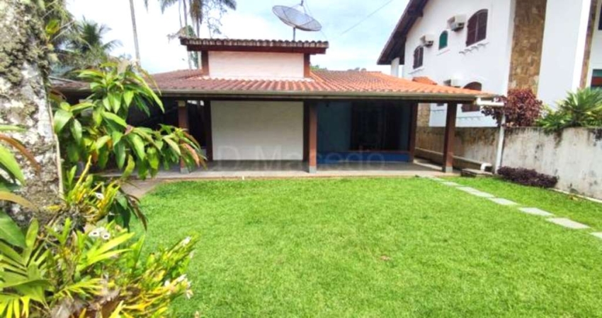 Casa para venda em Praia Da Lagoinha de 360.00m² com 2 Quartos, 1 Suite e 4 Garagens