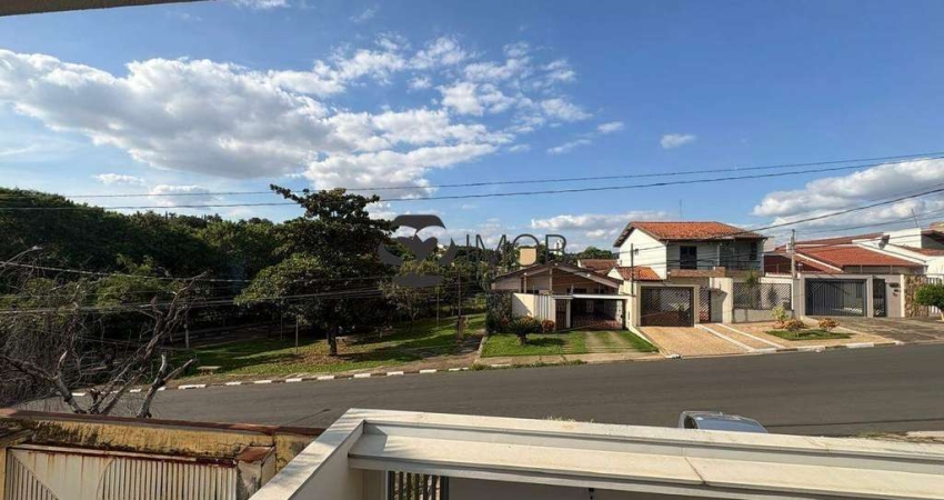 Casa para alugar em Santa Cruz de 200.00m² com 4 Quartos, 1 Suite e 3 Garagens