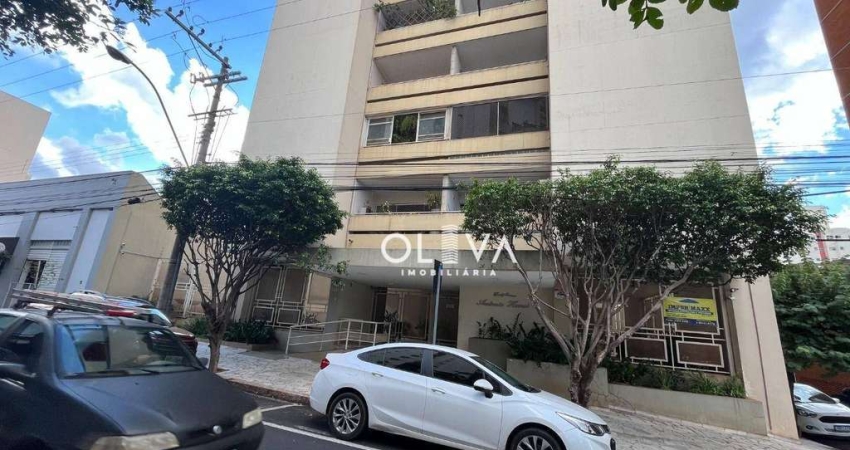 Apartamento para venda em Centro de 137.00m² com 4 Quartos e 1 Suite