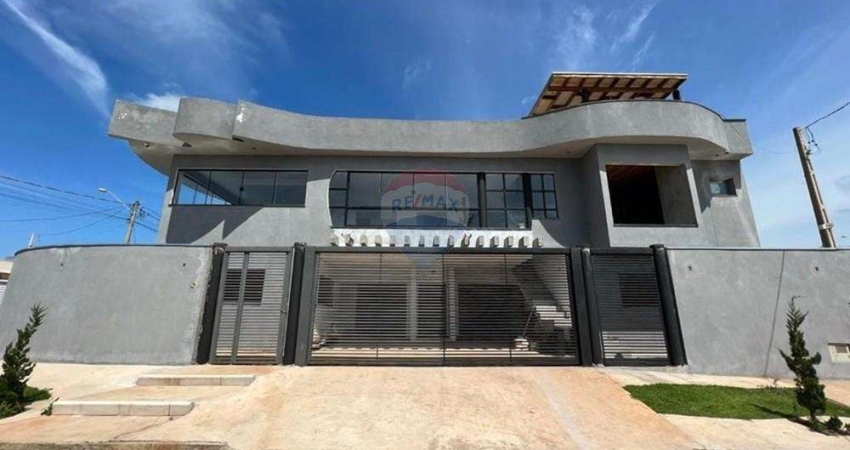 Sobrado para venda em Residencial Ouro Verde de 400.00m² com 5 Quartos e 4 Suites