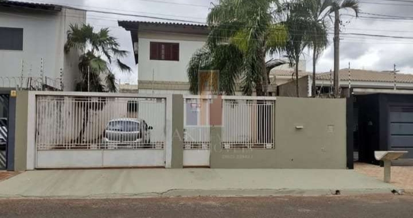 Casa para venda em Jardim Aeroporto de 170.00m² com 3 Quartos, 1 Suite e 5 Garagens