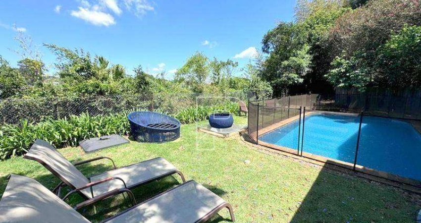 Casa de Condomínio para venda e aluguel em Granja Viana de 330.00m² com 4 Quartos, 4 Suites e 2 Garagens