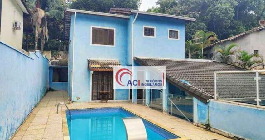 Casa de Condomínio para venda em Vila Verde de 200.00m² com 3 Quartos, 1 Suite e 5 Garagens