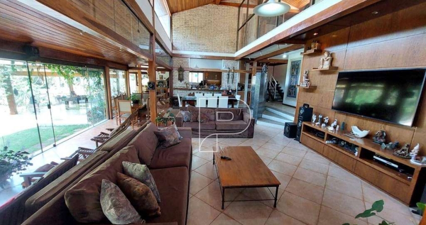 Casa de Condomínio para venda em Granja Viana de 475.00m² com 3 Quartos, 1 Suite e 7 Garagens