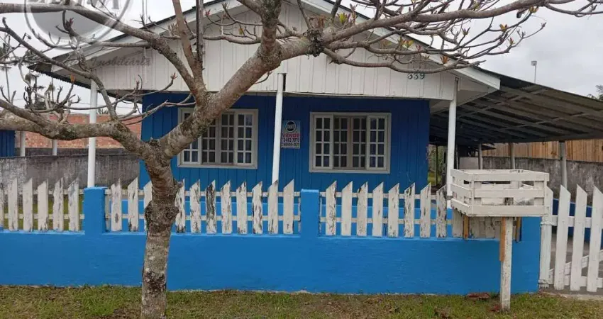 Casa para venda em Matinhos de 83.00m² com 3 Quartos e 2 Garagens