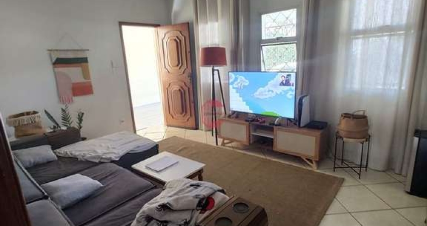Casa para venda em Jardim Cica de 280.00m² com 3 Quartos, 1 Suite e 3 Garagens