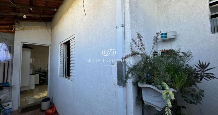 Casa para venda em Centro de 260.00m² com 3 Quartos e 4 Garagens