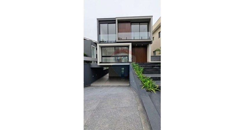 Casa para venda em Residencial Real Park de 374.00m² com 4 Quartos, 4 Suites e 4 Garagens