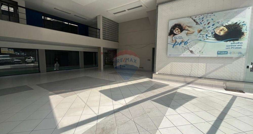 Prédio Comercial para alugar em Alphaville Industrial de 200.00m² com 6 Garagens