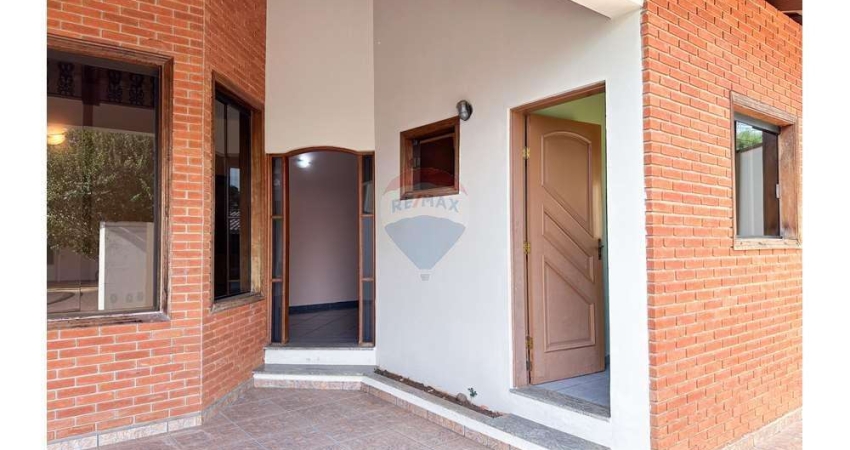 Casa de Condomínio para alugar em Granja Olga Ii de 236.54m² com 3 Quartos, 1 Suite e 4 Garagens