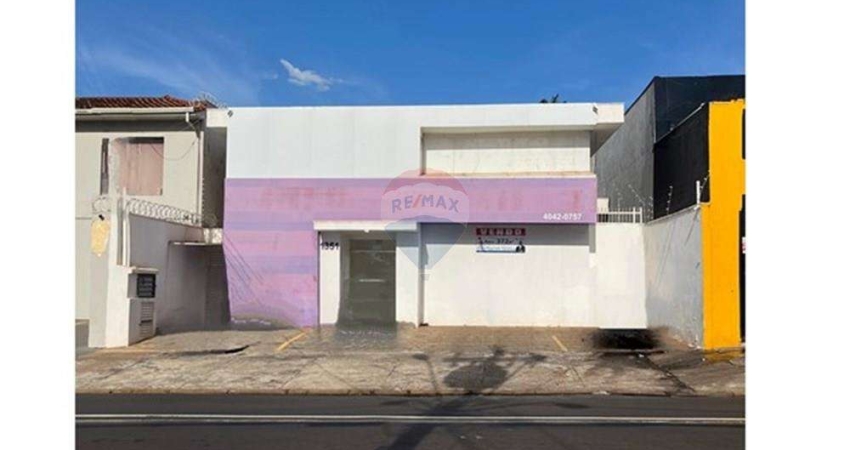 Prédio Comercial para venda em Centro de 366.00m² com 1 Quarto, 1 Suite e 5 Garagens