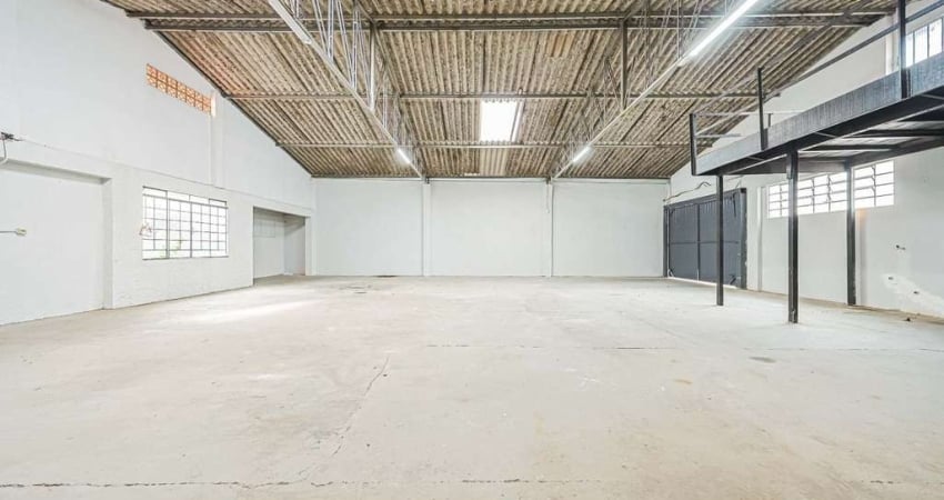 Galpão / Depósito / Armazém para alugar em Mossunguê de 170.00m²