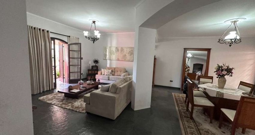 Casa para venda em São Judas de 336.00m² com 3 Quartos, 1 Suite e 6 Garagens