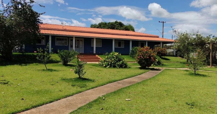 Chácara para venda em Cercado de 310.00m² com 3 Quartos, 1 Suite e 4 Garagens
