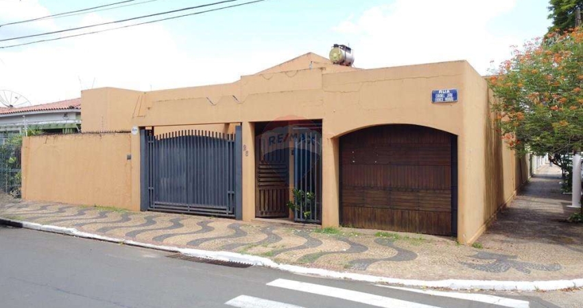 Casa para venda em Centro de 355.50m² com 4 Quartos, 2 Suites e 2 Garagens