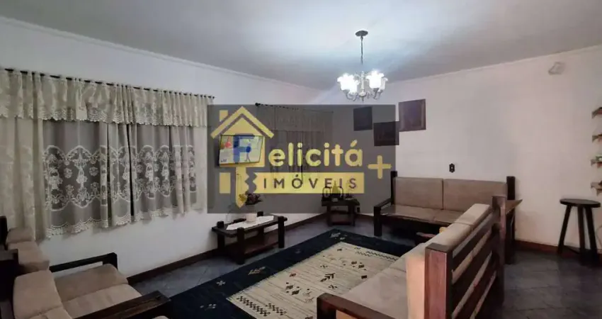 Casa para venda em Vila Freitas de 300.00m² com 3 Quartos, 1 Suite e 4 Garagens