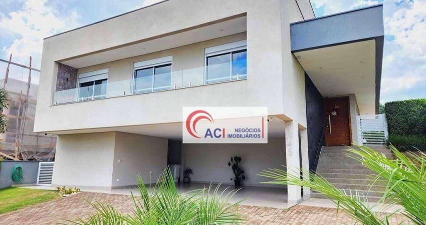 Casa de Condomínio para venda em Granja Viana de 303.00m² com 3 Quartos, 3 Suites e 6 Garagens