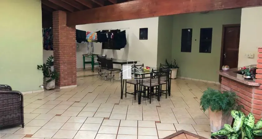 Casa para venda em Residencial Ana Célia de 215.00m² com 3 Quartos, 1 Suite e 3 Garagens