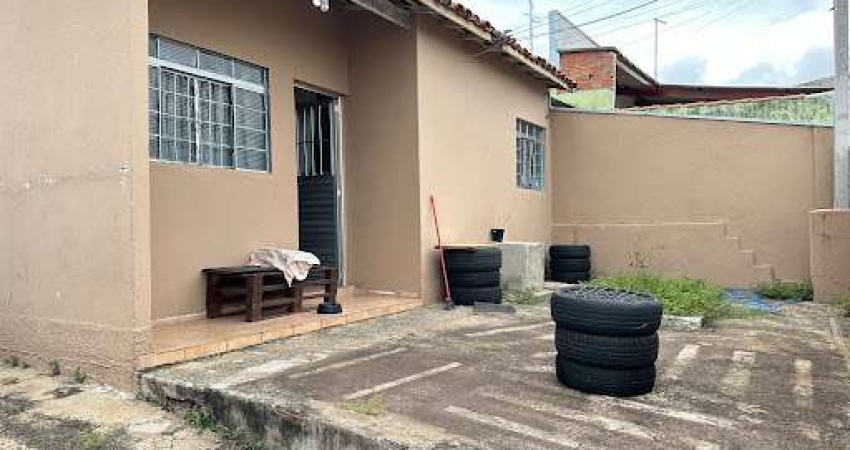 Casa para venda em Região Campo Grande de 60.00m² com 2 Quartos e 5 Garagens