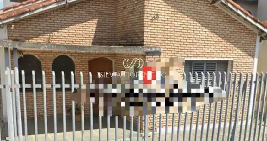 Casa para venda em Centro de 238.00m² com 2 Quartos e 4 Garagens