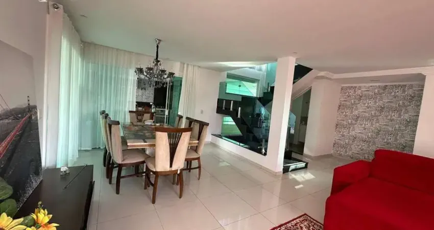 Casa de Condomínio para venda e aluguel em Parque Residencial Itapeti de 300.00m² com 3 Quartos, 1 Suite e 10 Garagens
