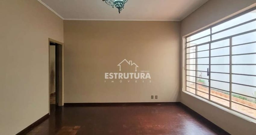 Casa para alugar em Centro de 150.00m² com 3 Quartos, 1 Suite e 3 Garagens