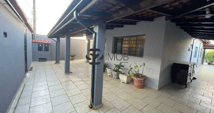 Casa para venda em Jardim Santa Clara de 215.00m² com 3 Quartos e 2 Garagens