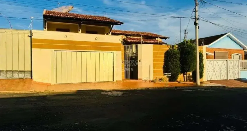Casa para venda em Nova Vila Cerqueira de 278.00m² com 3 Quartos, 1 Suite e 2 Garagens