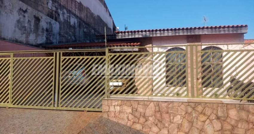 Casa para venda em Jardim Moncayo de 161.00m² com 3 Quartos, 1 Suite e 4 Garagens