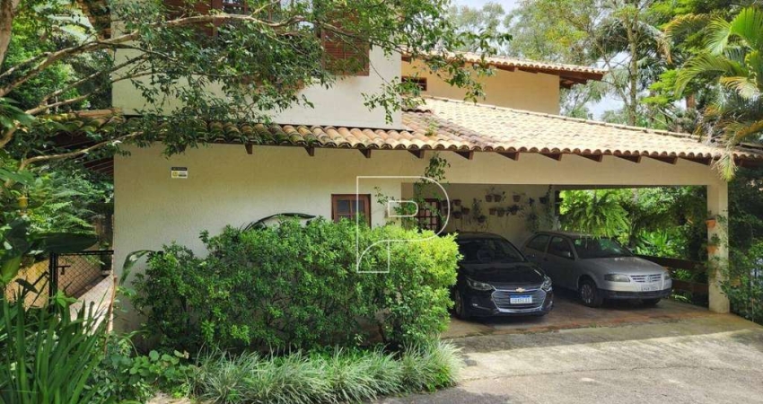 Casa de Condomínio para venda e aluguel em Granja Viana de 185.00m² com 3 Quartos, 1 Suite e 4 Garagens