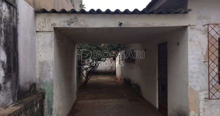 Casa para venda em Centro de 153.00m² com 3 Quartos e 4 Garagens