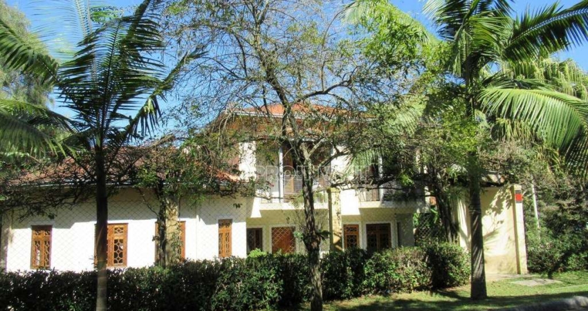 Casa de Condomínio para venda em Granja Viana de 603.00m² com 3 Quartos, 3 Suites e 7 Garagens