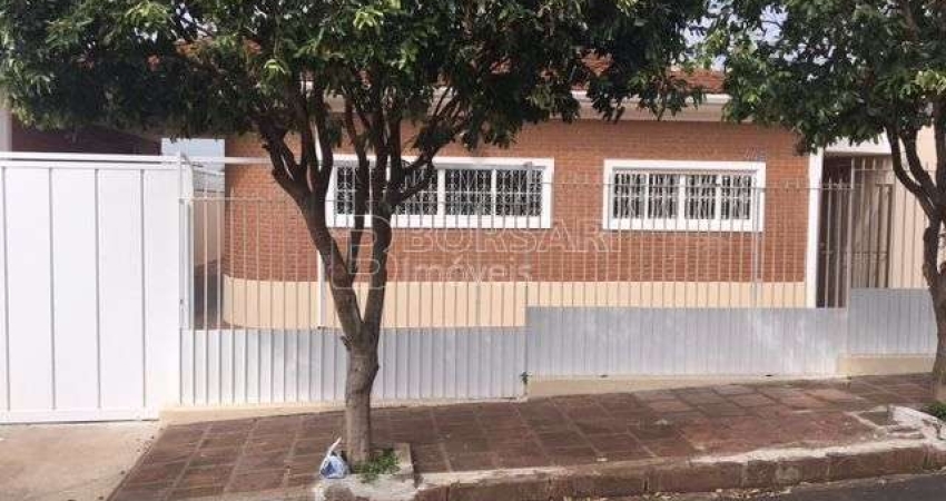 Casa para venda em Centro de 419.00m² com 4 Quartos, 3 Suites e 6 Garagens