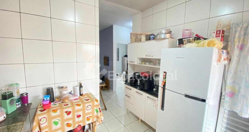Casa para venda em Jardim Carolina de 54.00m² com 2 Quartos e 2 Garagens