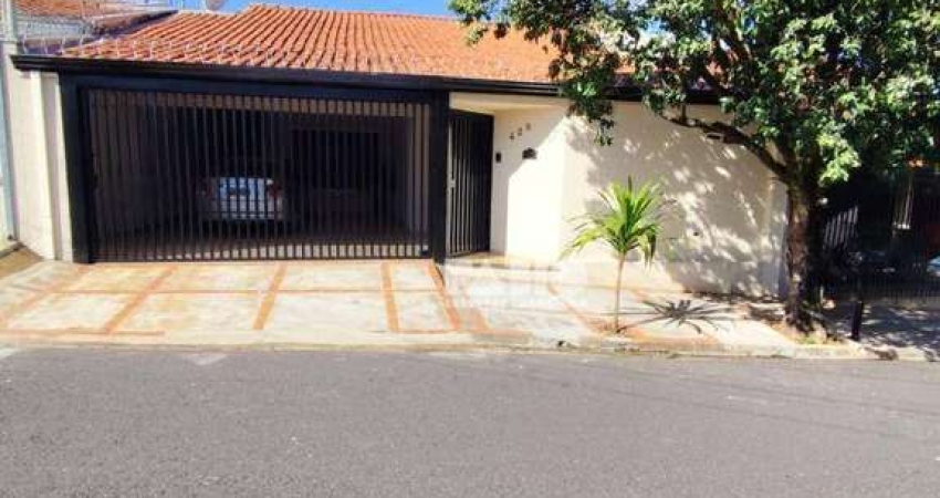 Casa para venda em Parque Residencial Lauriano Tebar de 163.00m² com 3 Quartos e 2 Garagens