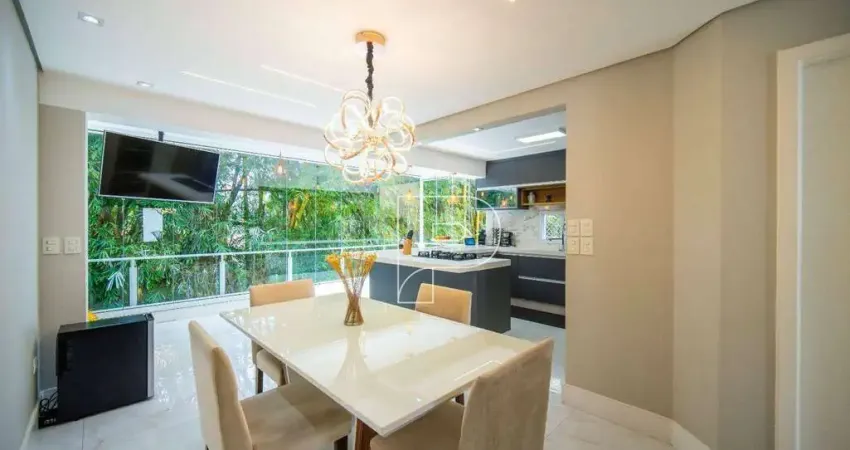 Casa de Condomínio para venda em Granja Viana de 203.00m² com 3 Quartos, 1 Suite e 2 Garagens