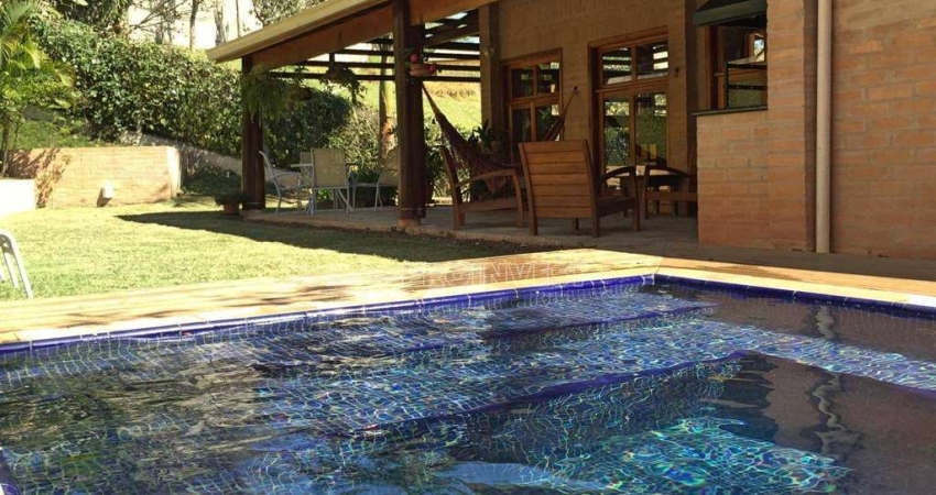 Casa de Condomínio para venda em Granja Viana de 200.00m² com 3 Quartos, 3 Suites e 2 Garagens