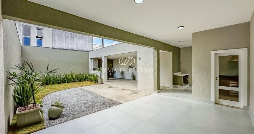 Casa para venda em Loteamento Residencial Jatobá de 300.00m² com 3 Quartos, 1 Suite e 4 Garagens