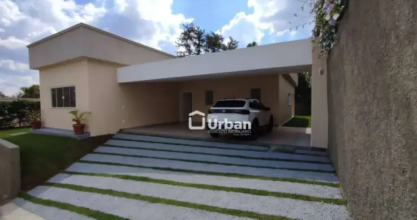 Casa para venda e aluguel em Granja Viana – Águas Da Fazendinha de 300.00m² com 3 Quartos, 3 Suites e 4 Garagens