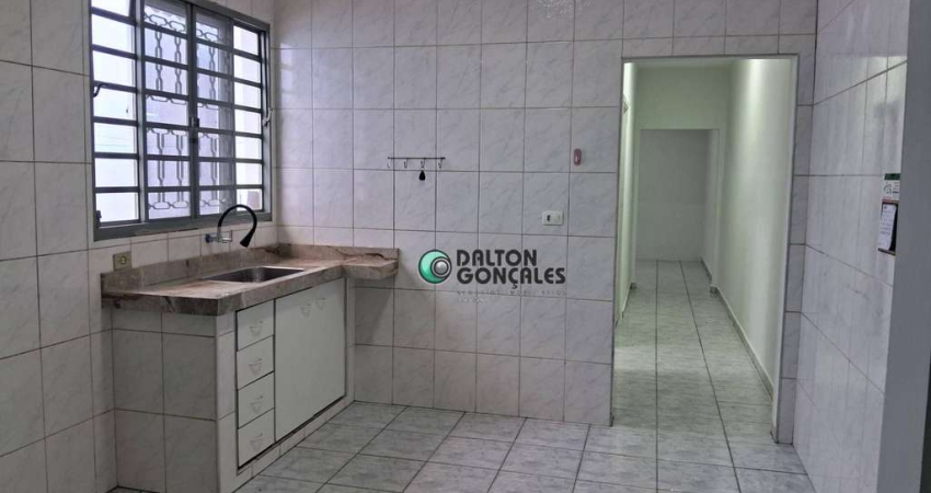 Casa para alugar em Centro de 80.00m² com 2 Quartos e 1 Garagem