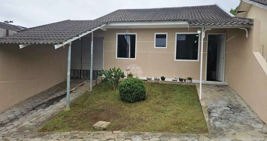 Casa para venda em Embu de 96.00m² com 3 Quartos e 2 Garagens