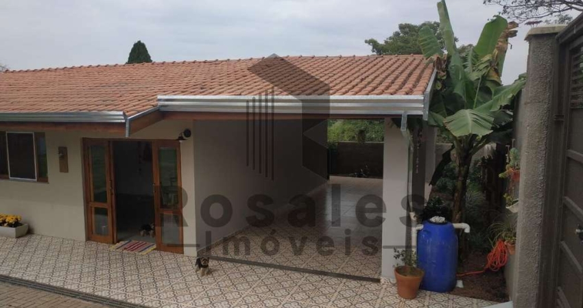 Casa para venda em Saltinho de 220.00m² com 3 Quartos e 1 Suite