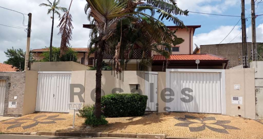 Casa para venda em Jardim América de 242.00m² com 4 Quartos, 1 Suite e 5 Garagens