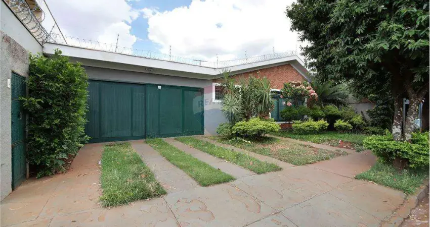 Casa para alugar em Jardim América de 230.00m² com 4 Quartos, 2 Suites e 2 Garagens