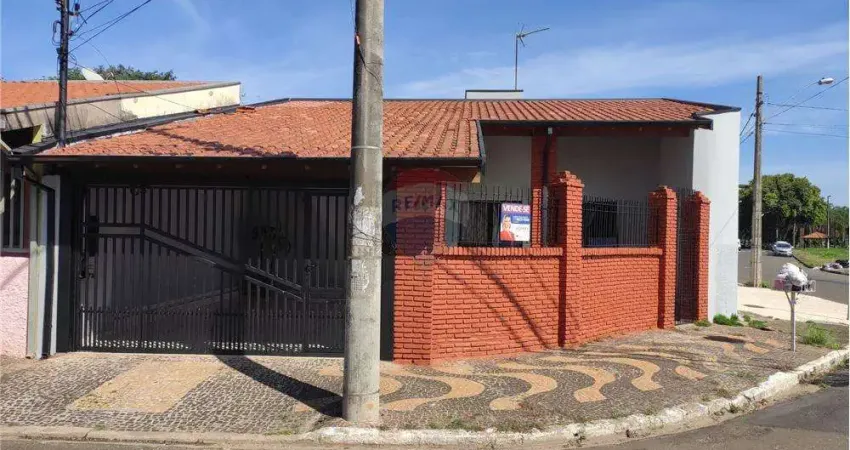 Casa para venda em Jardim Campestre de 196.00m² com 3 Quartos, 1 Suite e 2 Garagens