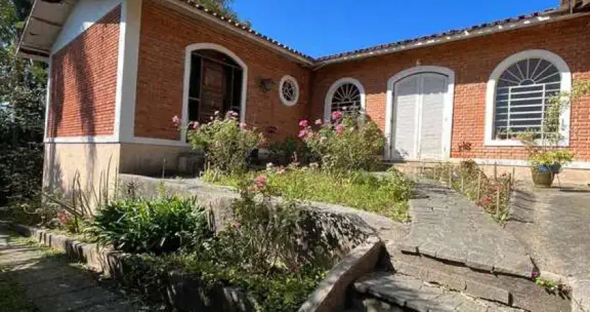 Casa para venda em Jardim Rancho Alegre de 300.00m² com 4 Quartos, 4 Suites e 4 Garagens