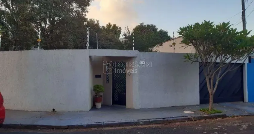 Casa para venda em Campos Ville de 139.00m² com 3 Quartos, 1 Suite e 8 Garagens