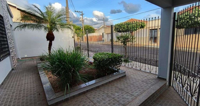 Casa para venda em Centro de 270.00m² com 3 Quartos e 2 Suites