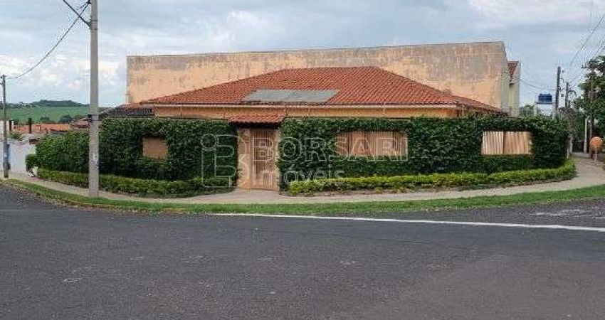 Casa para venda em Campos Ville de 290.00m² com 3 Quartos, 1 Suite e 4 Garagens