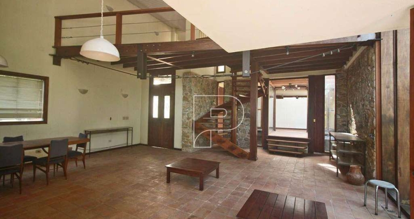 Casa para venda e aluguel em Granja Viana de 430.00m² com 3 Quartos, 1 Suite e 4 Garagens